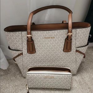 New Michael kors purse